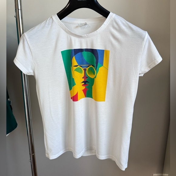 Tops - Jacqueline De Yong T shirt in Size XS